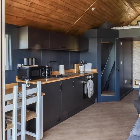 Yan - Uk49355 Gatebeck